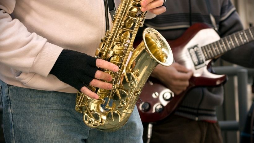 how to arrange horn section